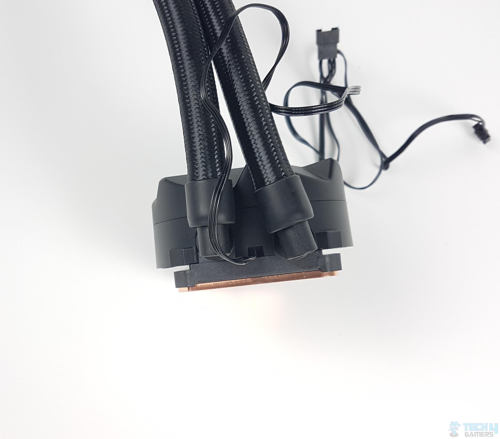 Silverstone SST-VD240-SLIM CPU Liquid Cooler —Tubes connection to the housing