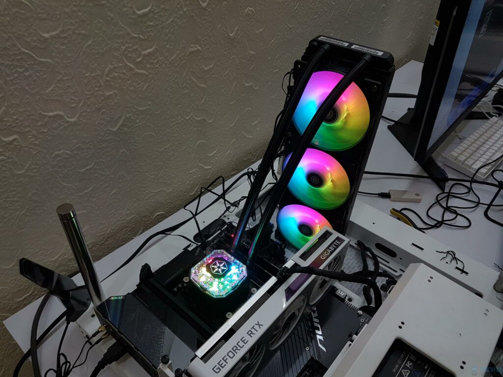 SilverStone iCEGEM 360 Liquid Cooler —RGB showcase of the entire cooler 4