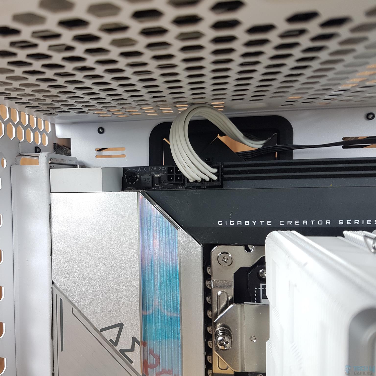 Fractal Design Torrent White TG Clear Tint PC Case — EPS connector installation