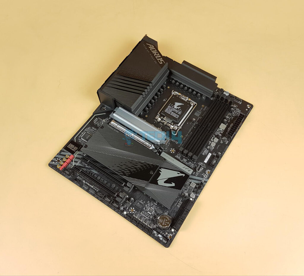 Showcasing The Gigabyte Z790 Aorus Elite AX Motherboard