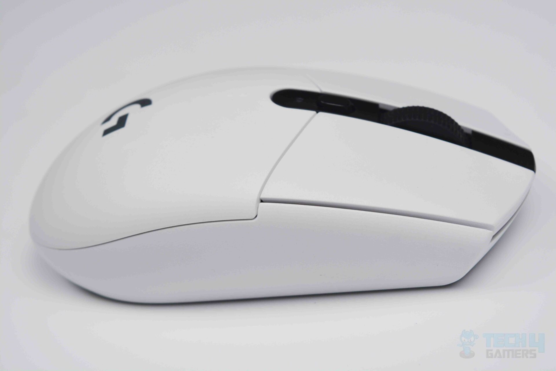 Logitech G305 Review: Same Features For Less? - Tech4Gamers