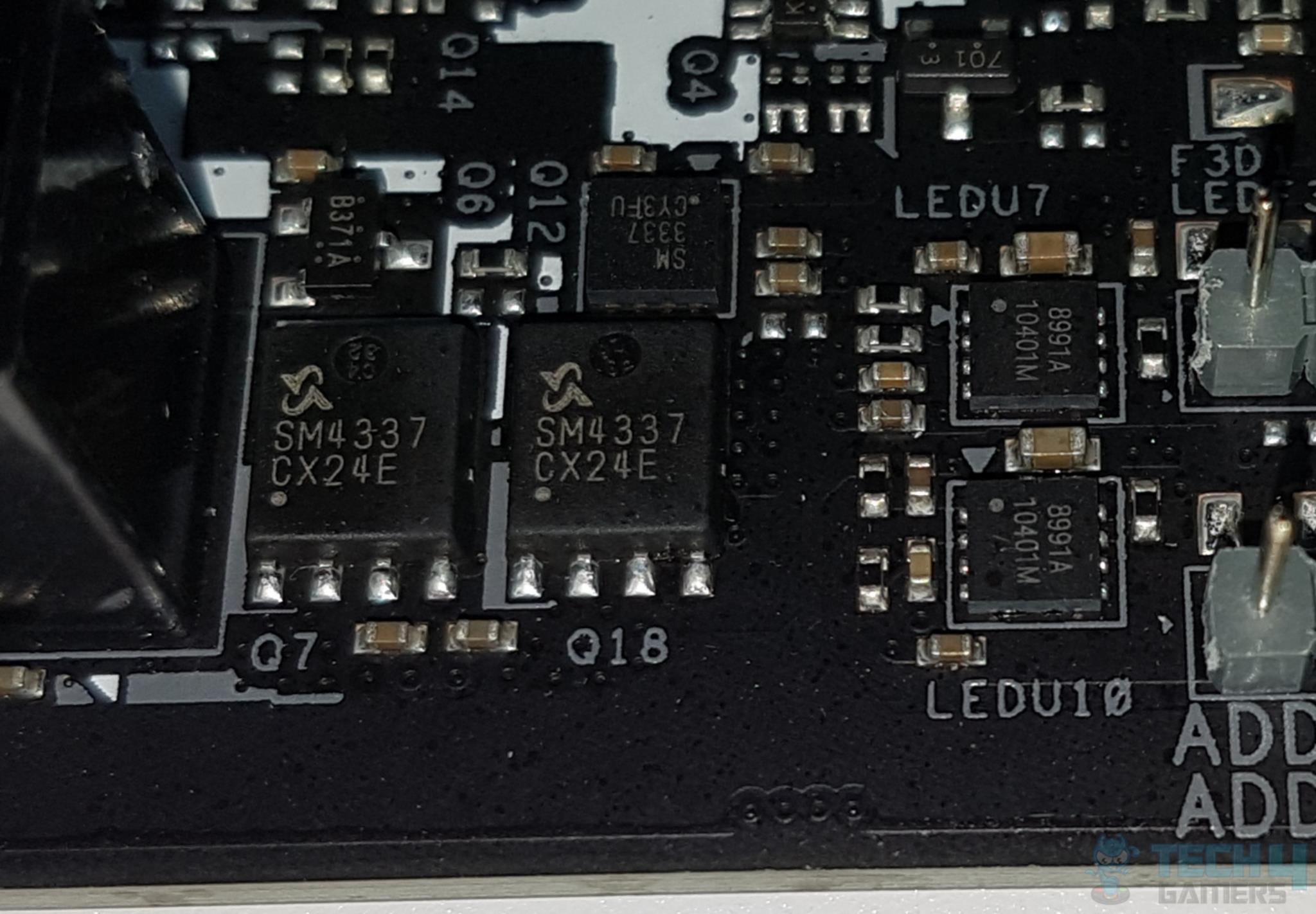 ASRock Z790 Steel Legend WiFi Motherboard — Chip SM4337