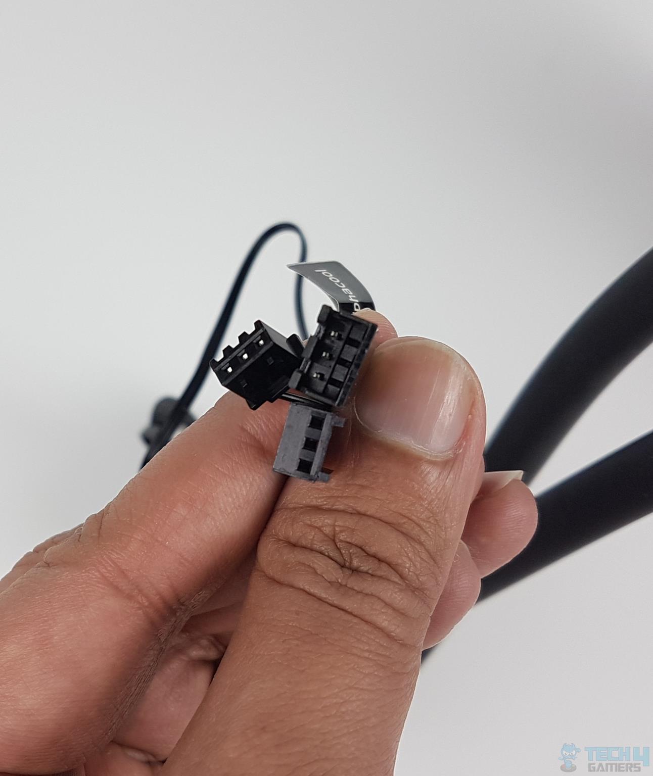 Alphacool Eisbaer PRO AURORA Digital - 240 CPU AIO — Block Cables