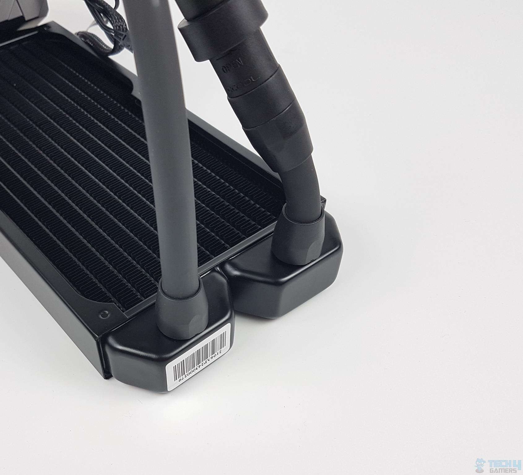 Alphacool Eisbaer PRO AURORA Digital - 240 CPU AIO — Radiator Back View