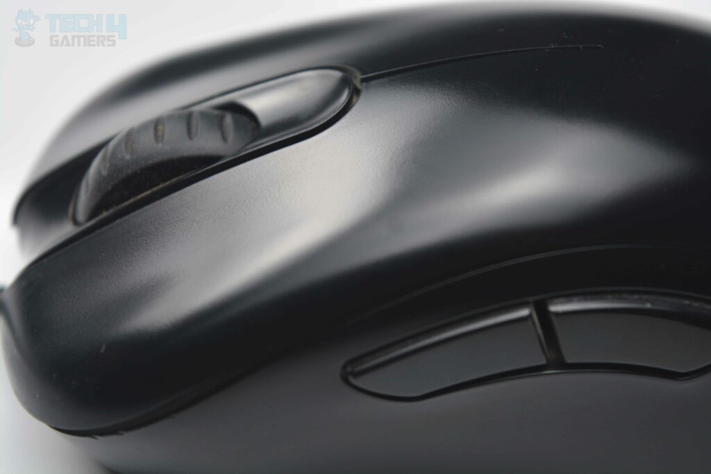 BenQ Zowie EC2-B Buttons Equipped With Huano Switches