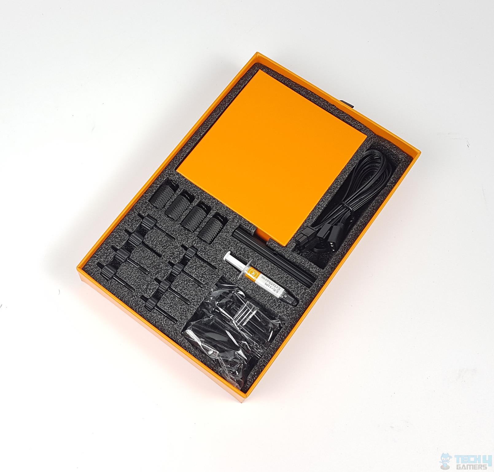 EK-Nucleus AIO CR360 LUX D-RGB — Unboxing Accessories