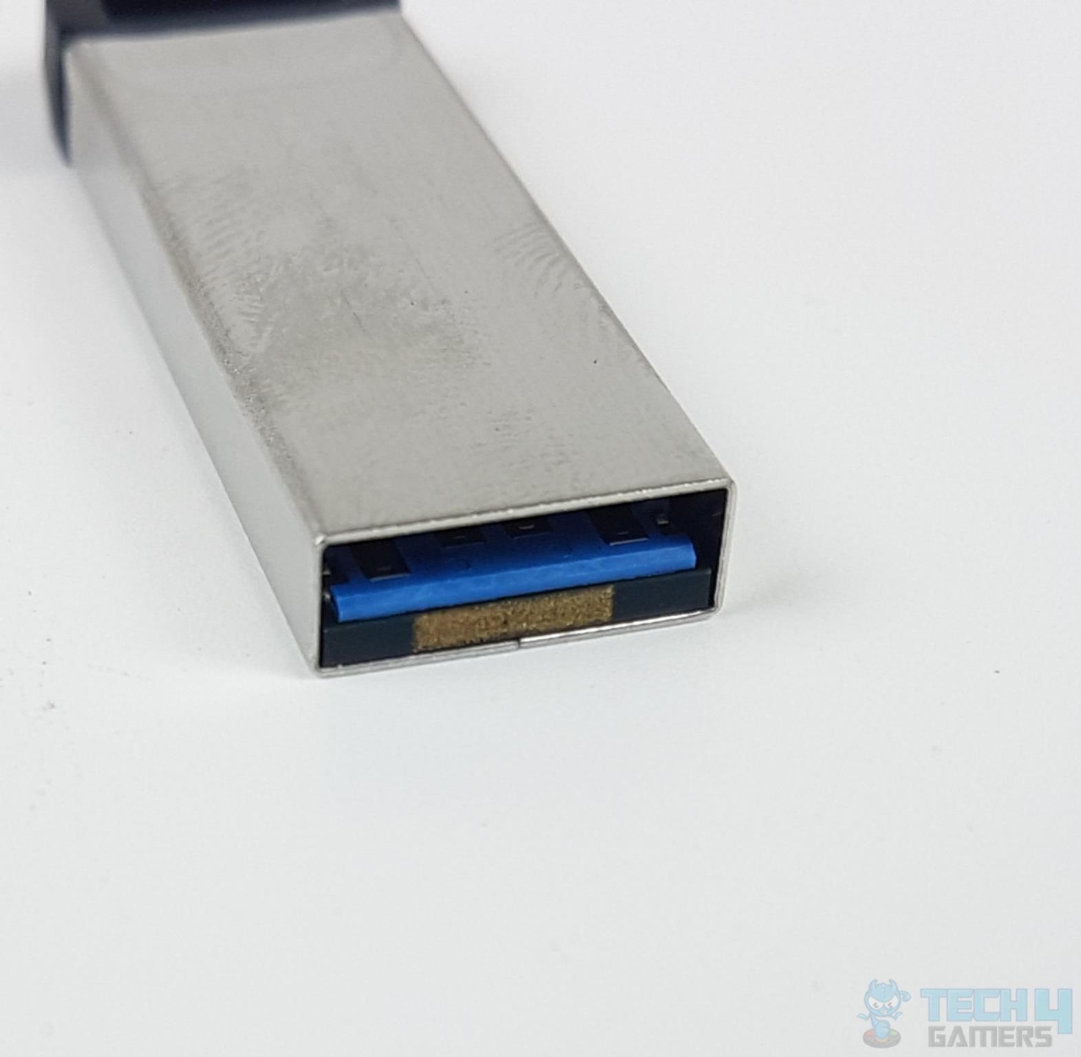 Kingston DataTraveler KYSON 256GB USB Drive — Port