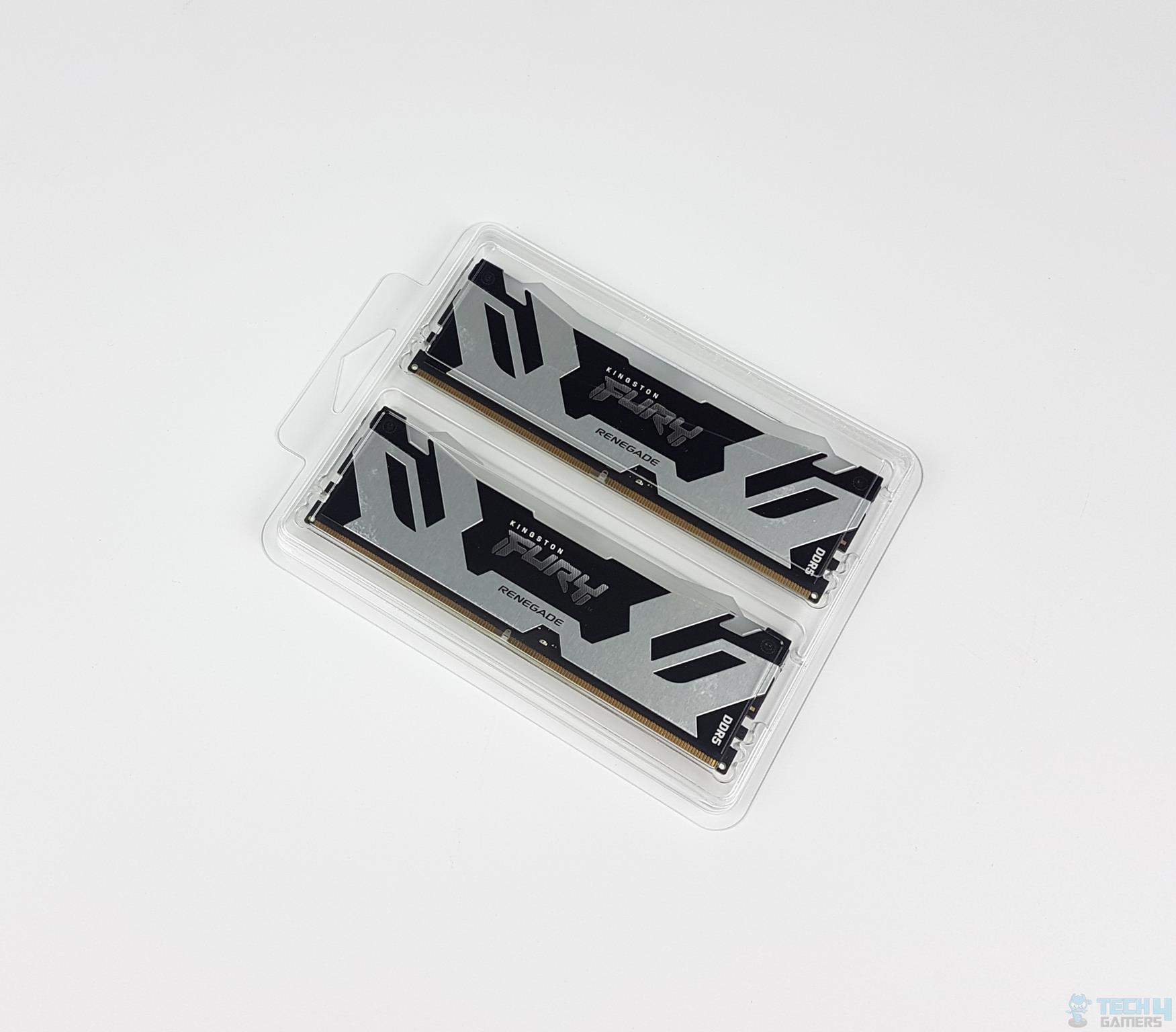 Kingston Fury Renegade RGB DDR5 32GB 7200MT/s CAS38 — Packing Box Inner Shell