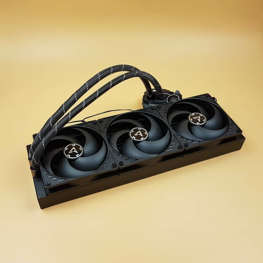 Arctic Liquid Freezer II - 420mm (Image by Tech4Gamers)