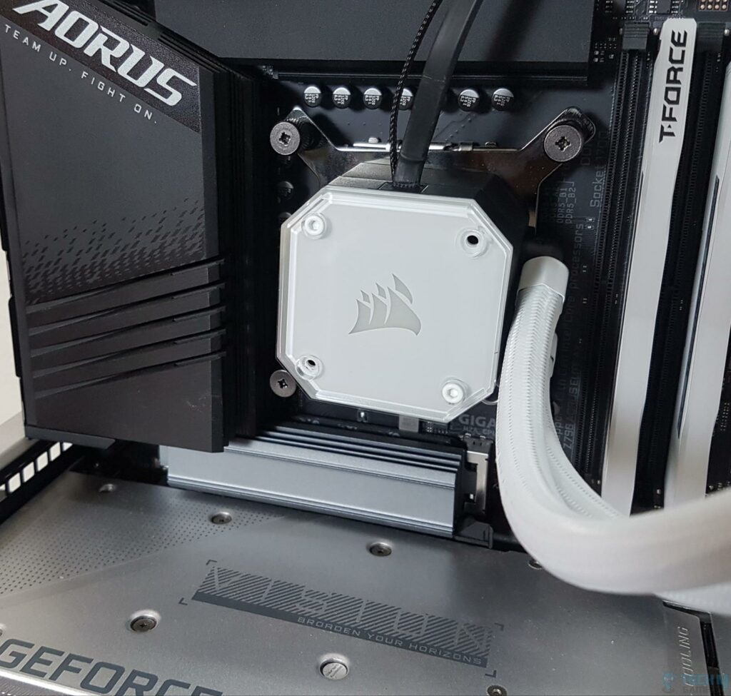 CORSAIR iCUE H150i Elite Capellix XT - Block 10