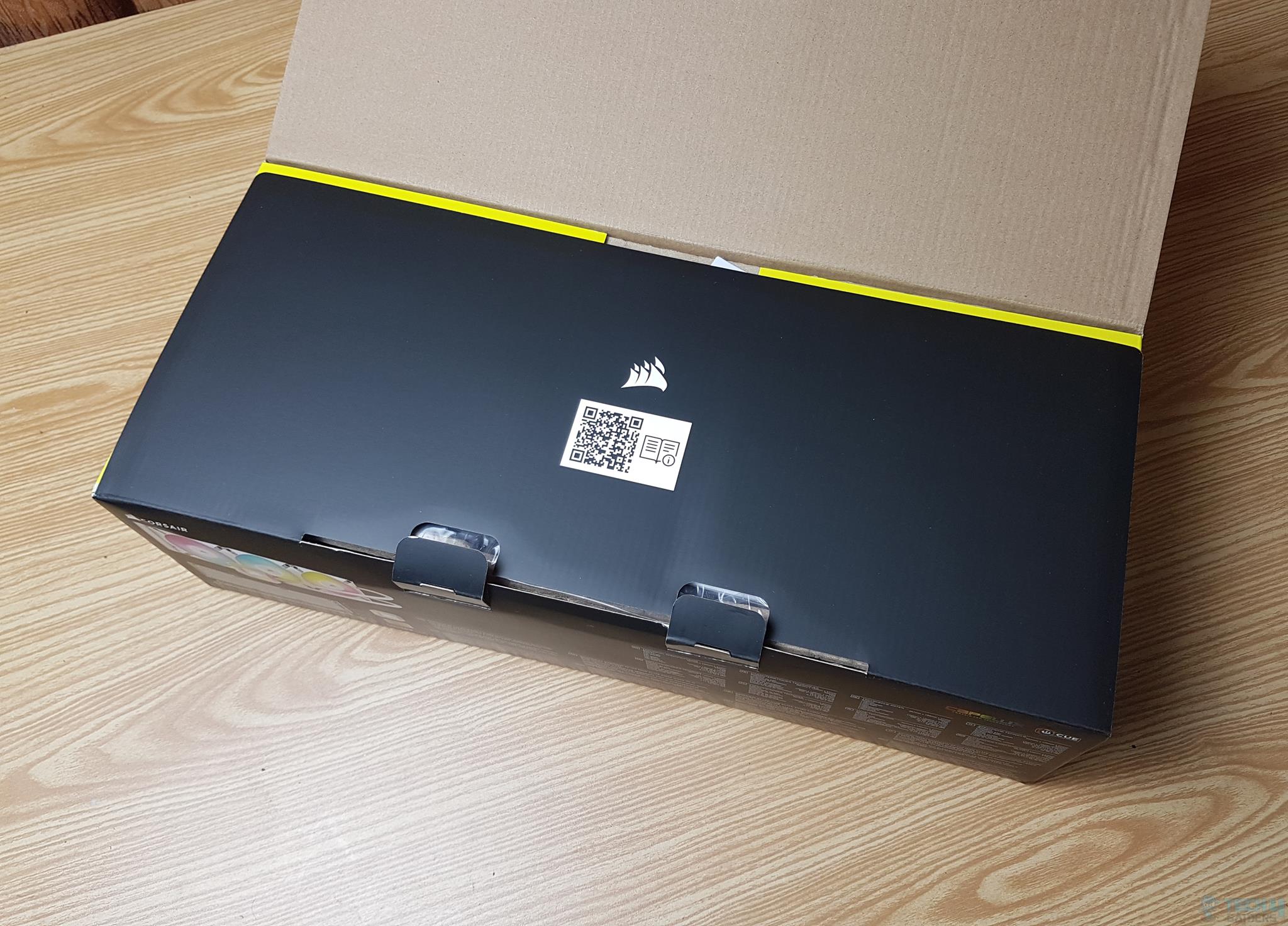 CORSAIR iCUE H150i Elite Capellix XT — Packing Box 6