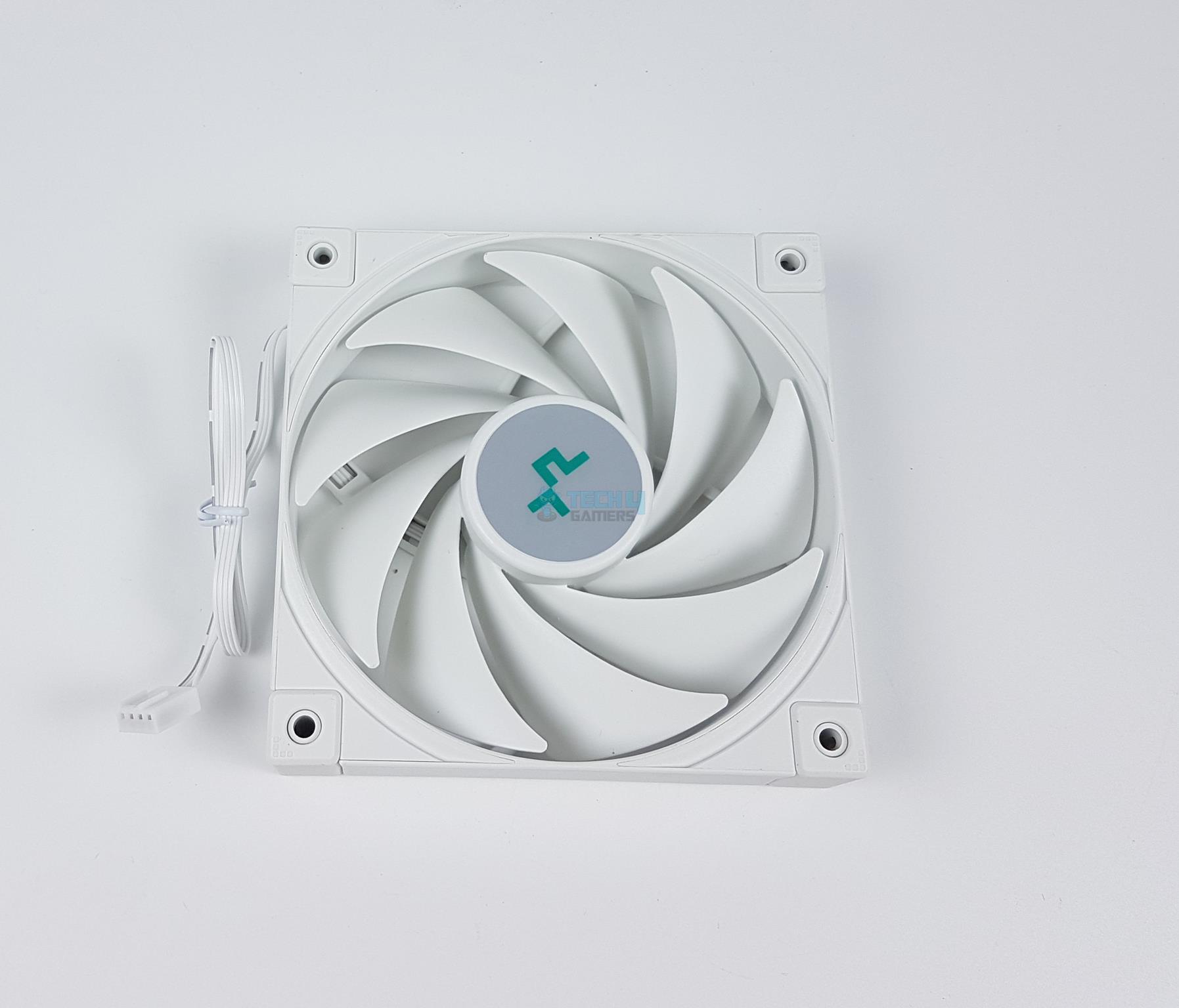 DeepCool LT720 White — Fan 1