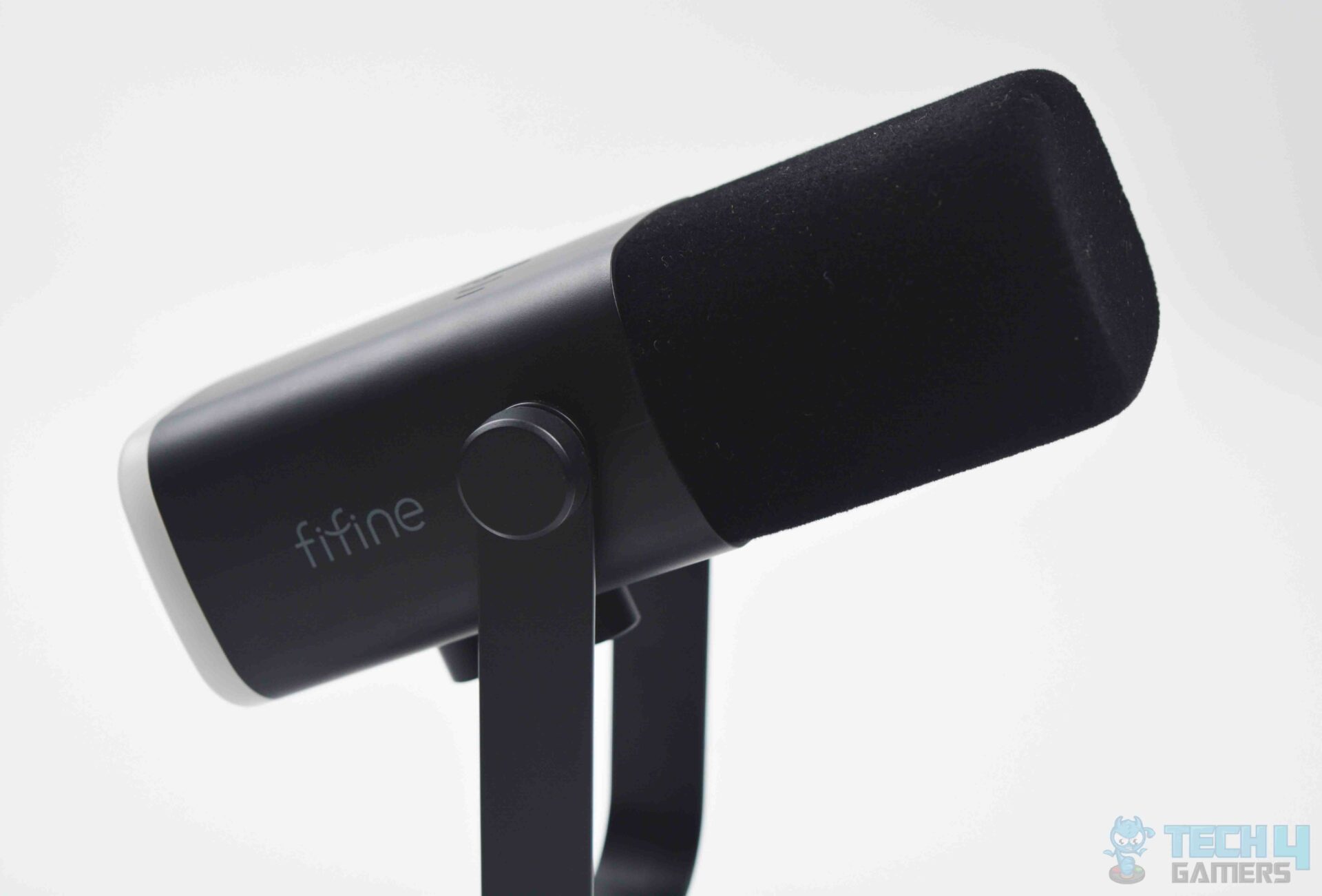 Fifine Ampligame Am Microphone Review Tech Gamers