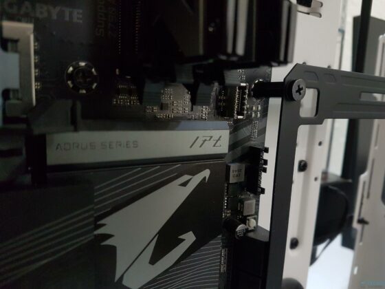 GIGABYTE GeForce RTX 4090 Gaming OC 24G - Anti Sag Plate Close Up View