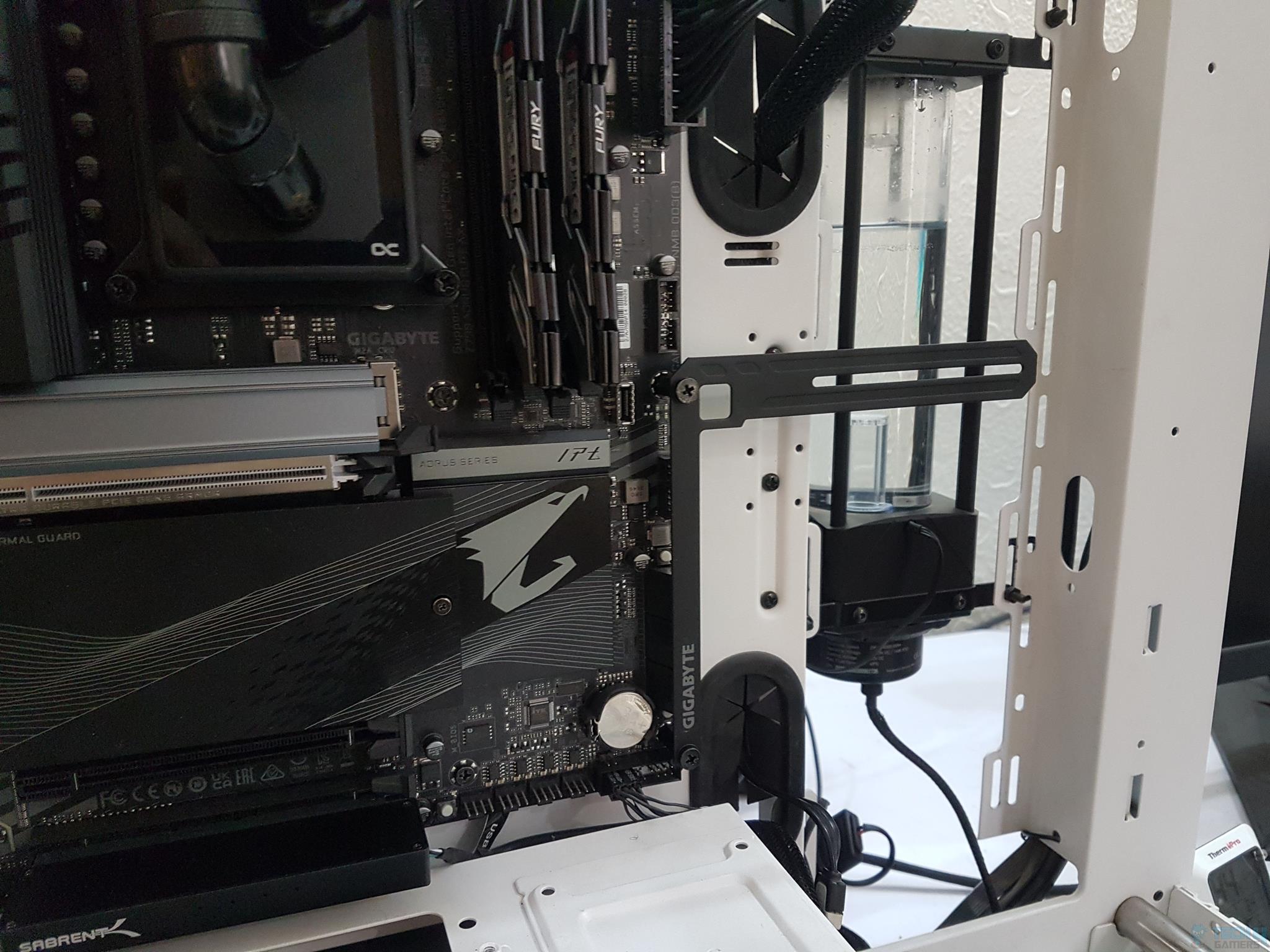 GIGABYTE GeForce RTX 4090 Gaming OC 24G — Anti Sag Plate Installed
