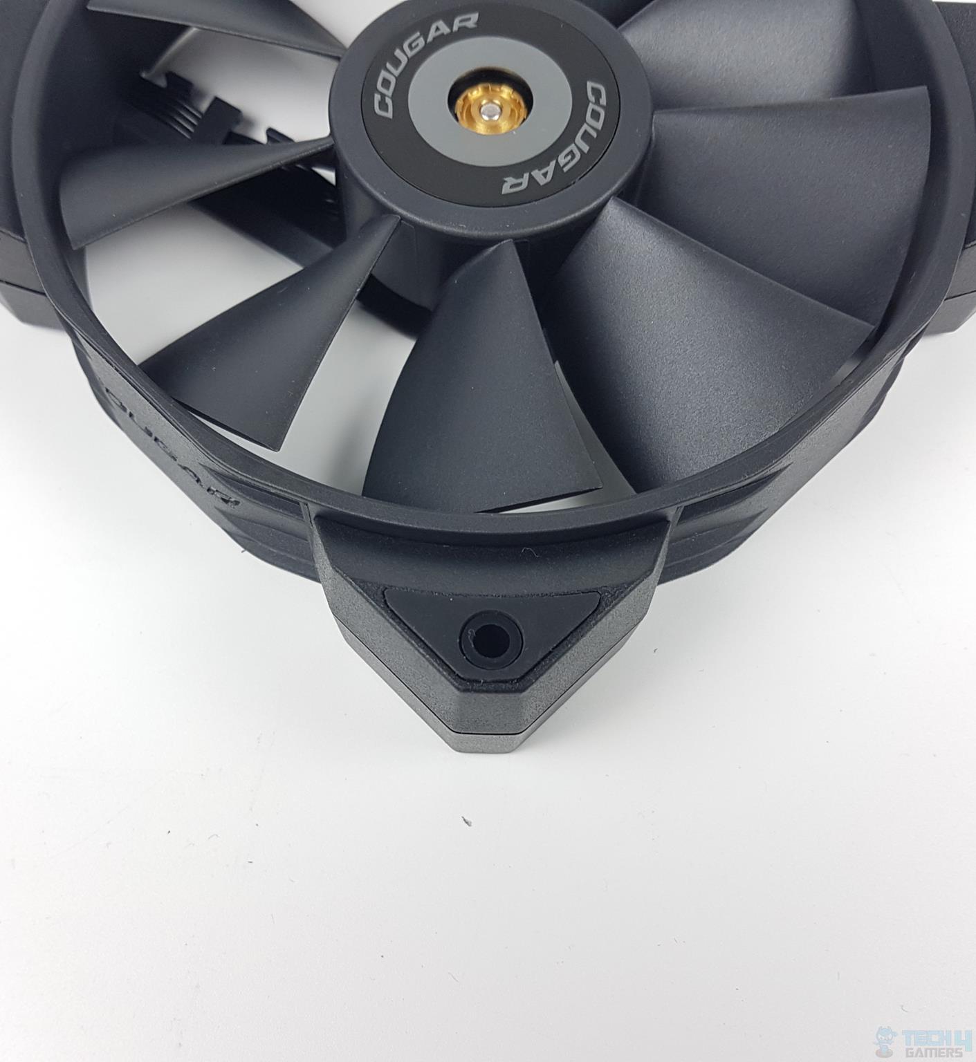COUGAR Poseidon GT 360 Liquid Cooler — Fan 2