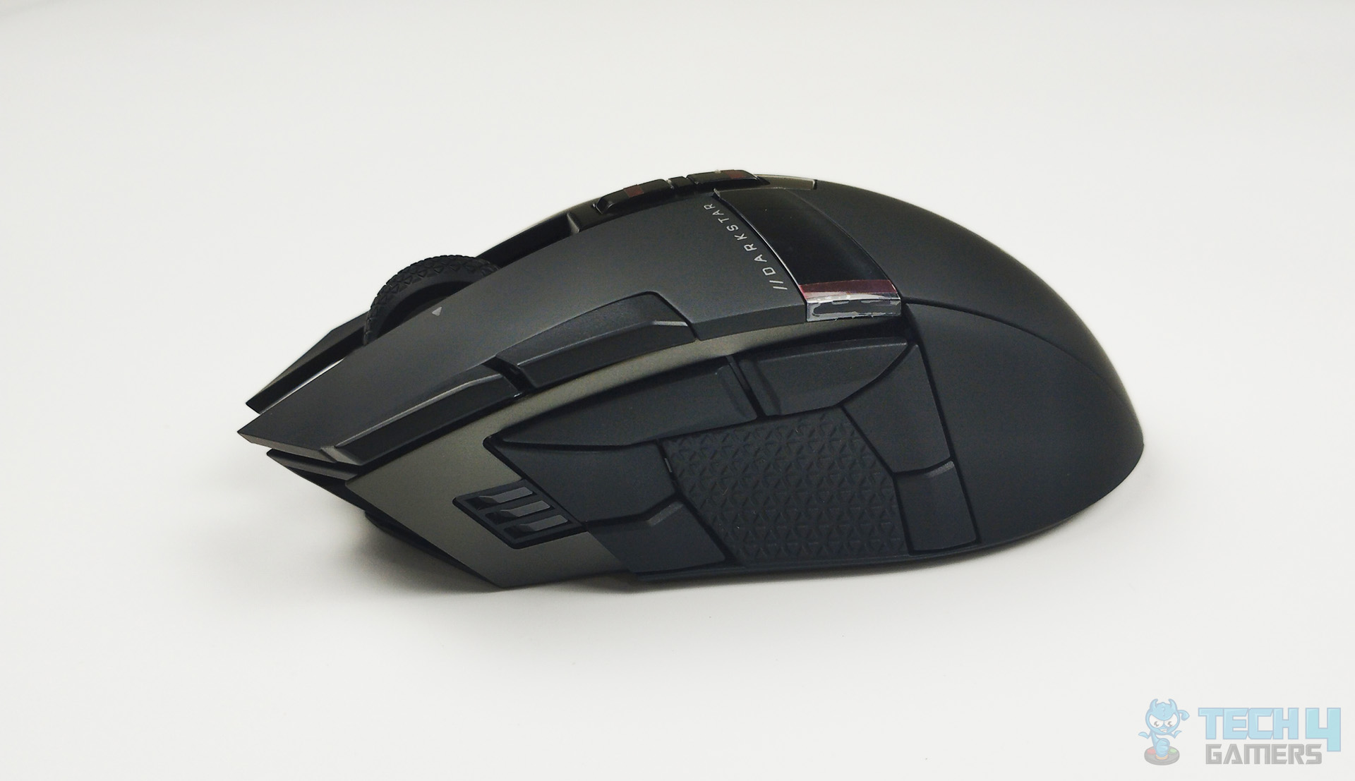 Corsair Darkstar Wireless Review - Buttons