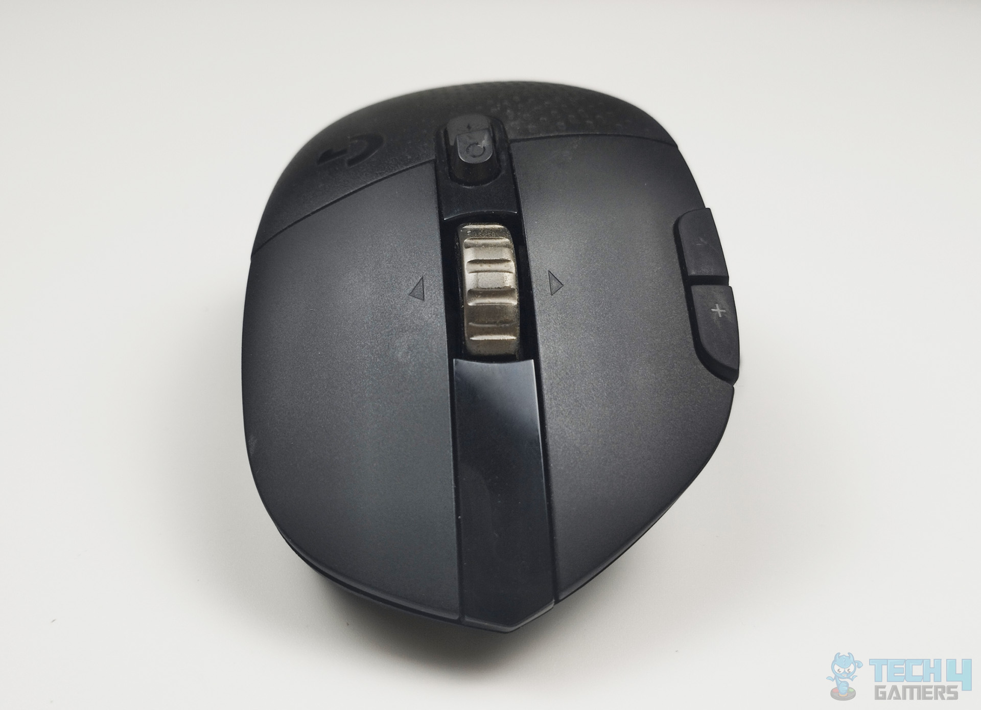 Logitech G604 Lightspeed - Build Quality (Image By Tech4Gamers)