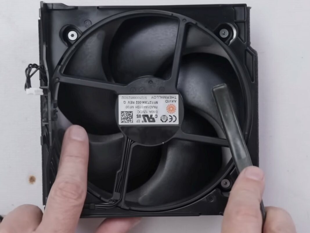 How To Clean Xbox Console & Controller [One & Series X/S] Tech4Gamers