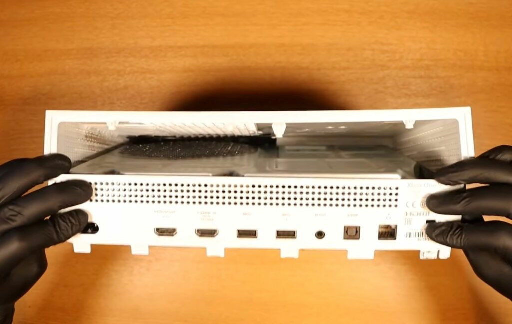 How To Clean Xbox Console & Controller [One & Series X/S] Tech4Gamers