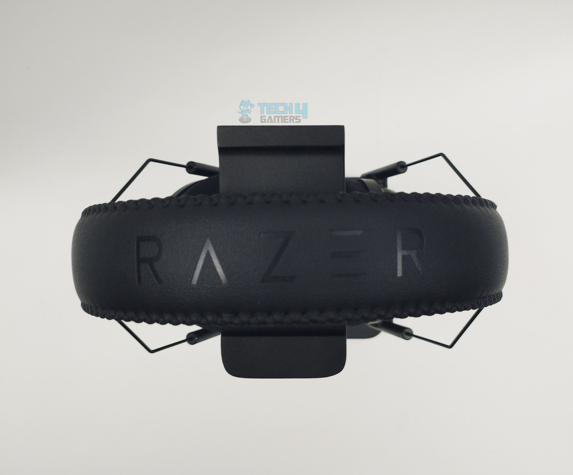 Razer BlackShark V2 Pro – Build Quality (Image By Tech4Gamers)