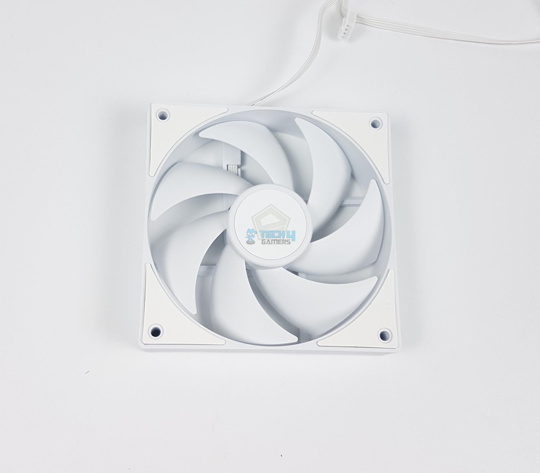 ID-COOLING DASHFLOW 360 XT LITE White Cooler — Fan Front