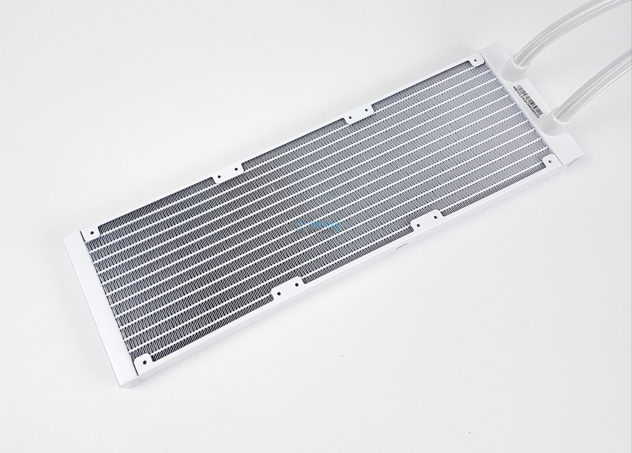 ID-COOLING DASHFLOW 360 XT LITE White Cooler — Radiator 1