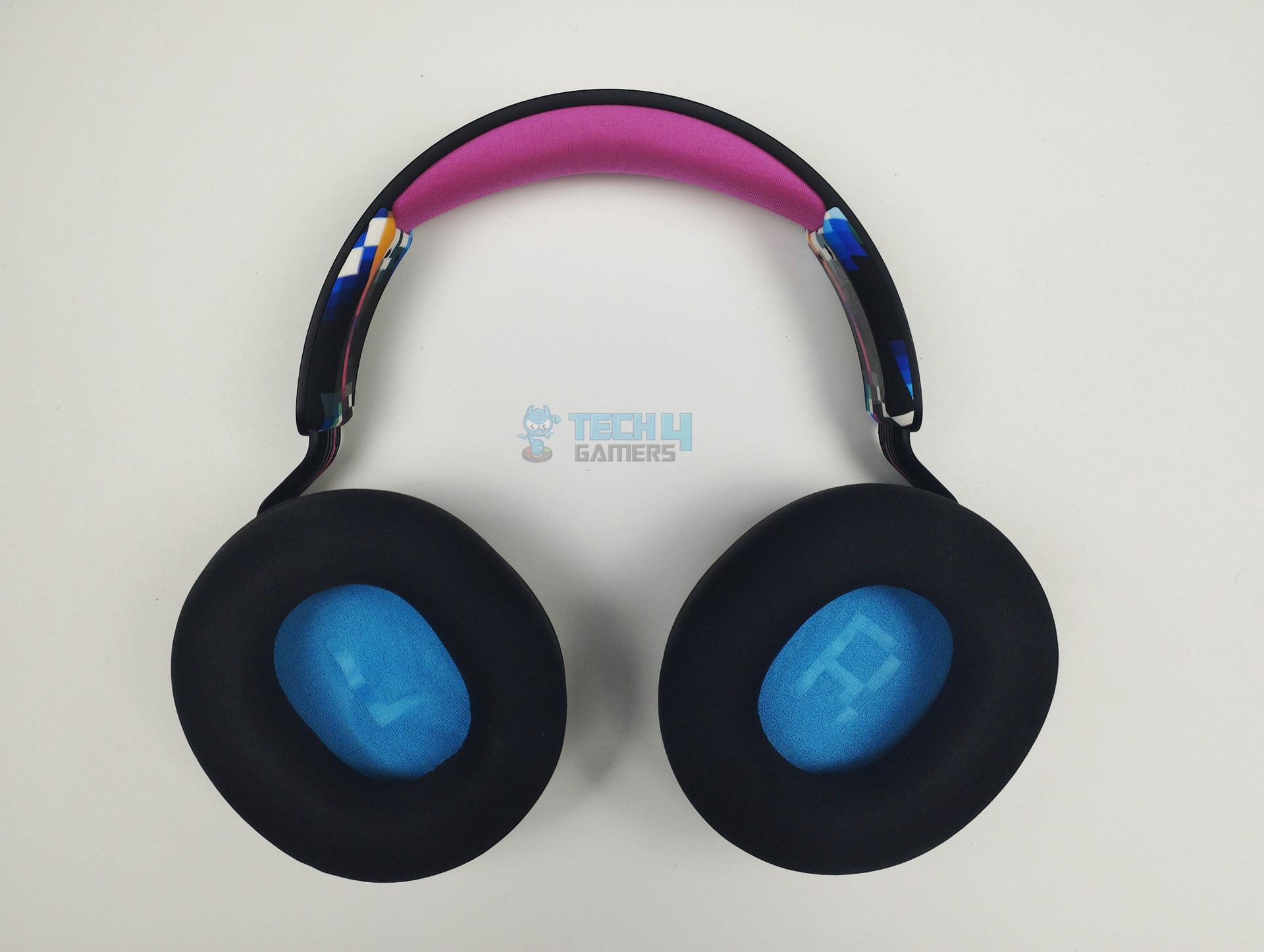 Earcups (Image By Tech4Gamers)