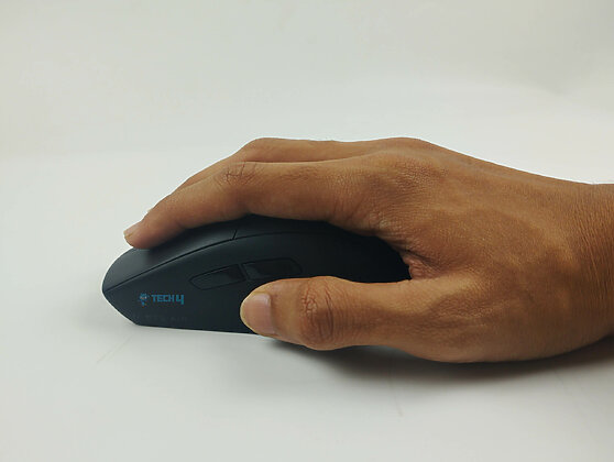 Fingertip Grip (Image By Tech4Gamers)