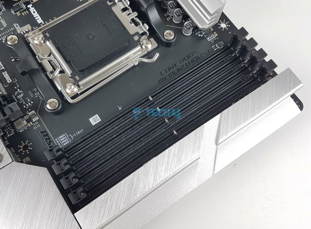 MSI B650M Project Zero — DIMM Slots 1024x75