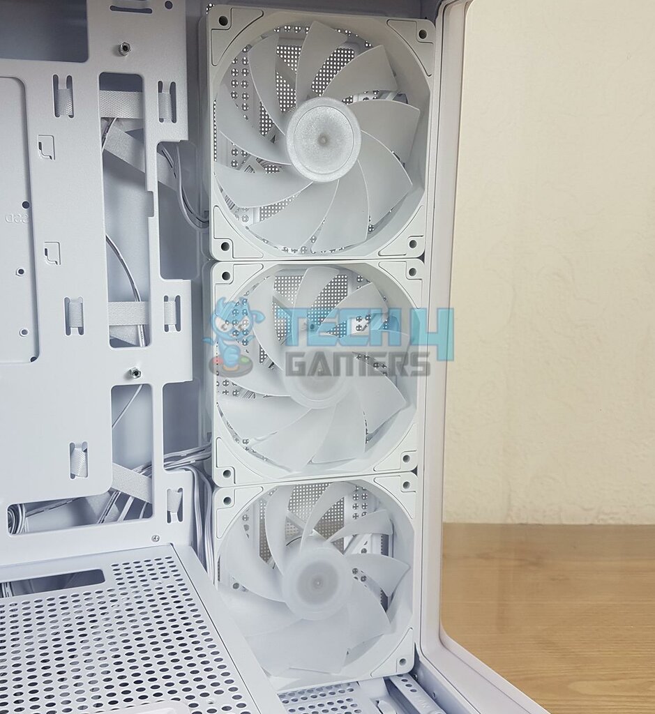 MSI MAG PANO M100R PZ White - Side View - Side Fans