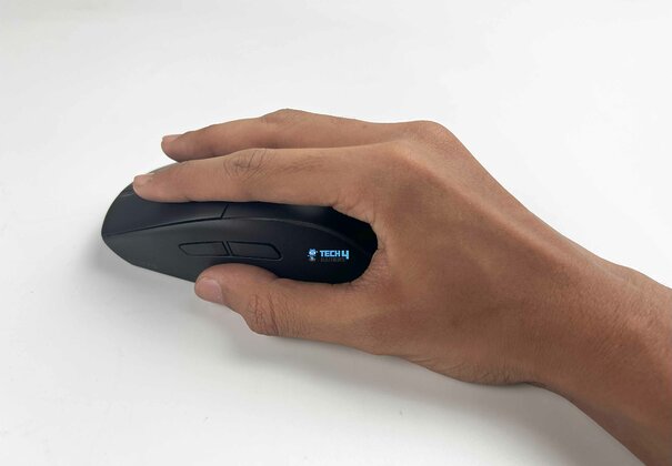 Fingertip Grip (Image By Tech4Gamers)