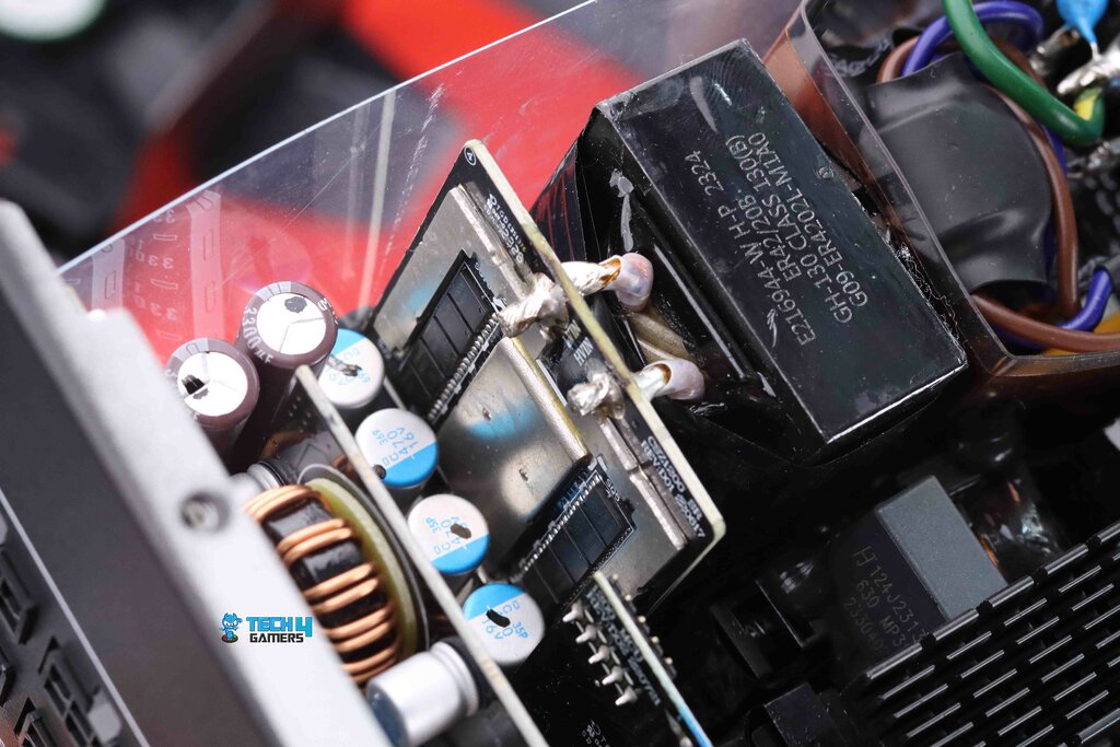 12V TRANSFORMER WITH VERTICAL MOSFET DAUGHTER BOARD (Image By Tech4Gamers)