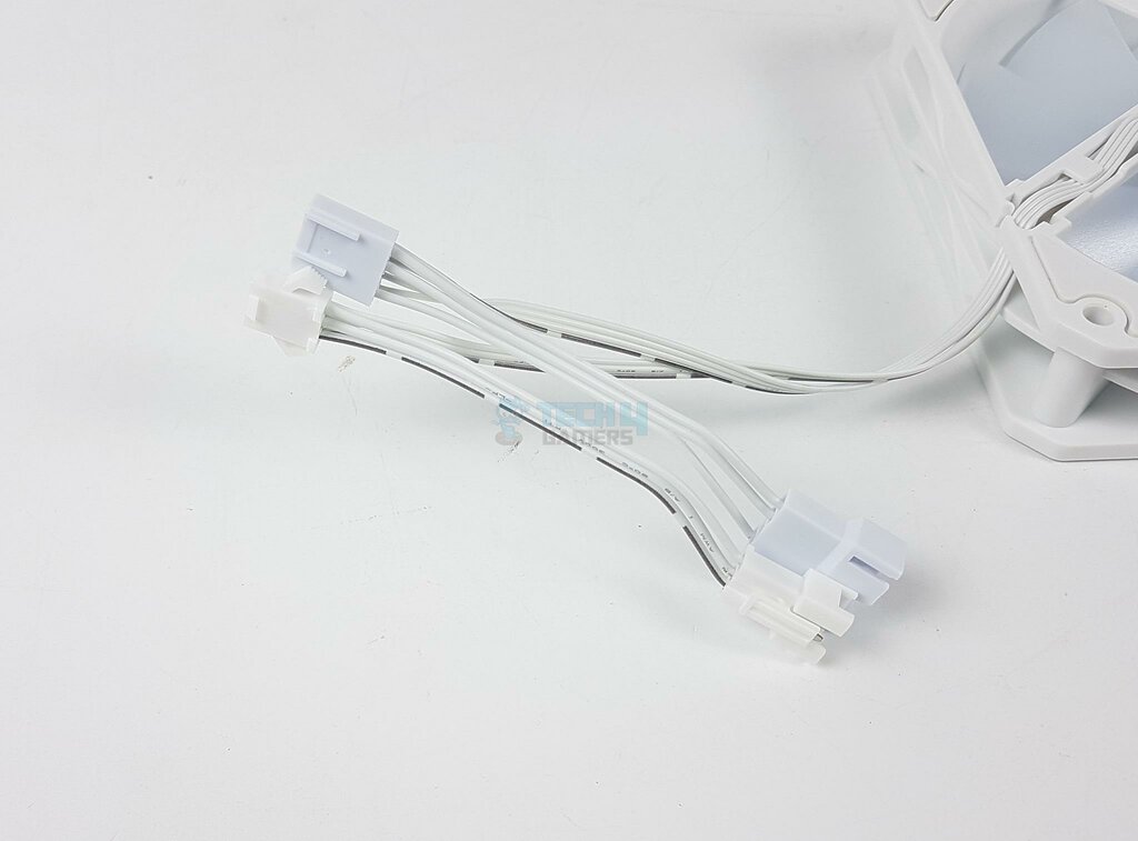 XPG Vento R 120 ARGB PWM Fans - Fan Cables