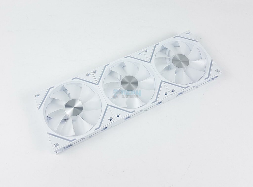 MSI MPG EZ120 ARGB White Fans - Connected Fans