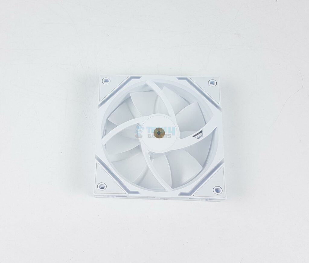 MSI MPG EZ120 ARGB White Fans - Fan Back View