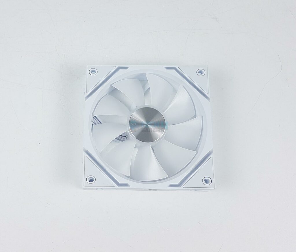 MSI MPG EZ120 ARGB White Fans - Fan Front View