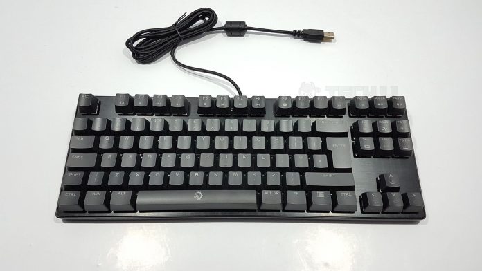 Drevo Tyrfing V2 keyboard