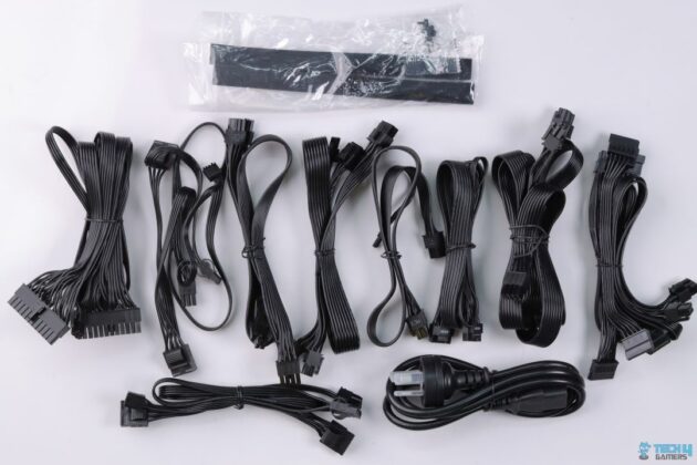 SilverStone Hela 850R Platinum - Cables and Accessories