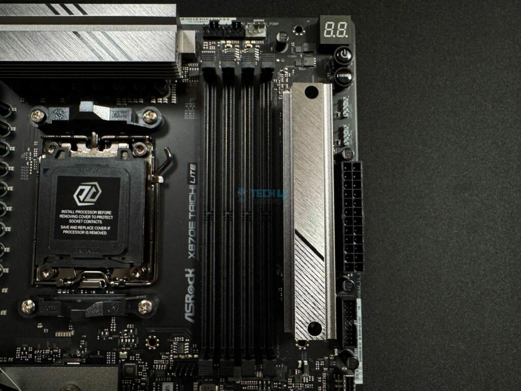 ASRock X870E Taichi Lite DIMM Slots