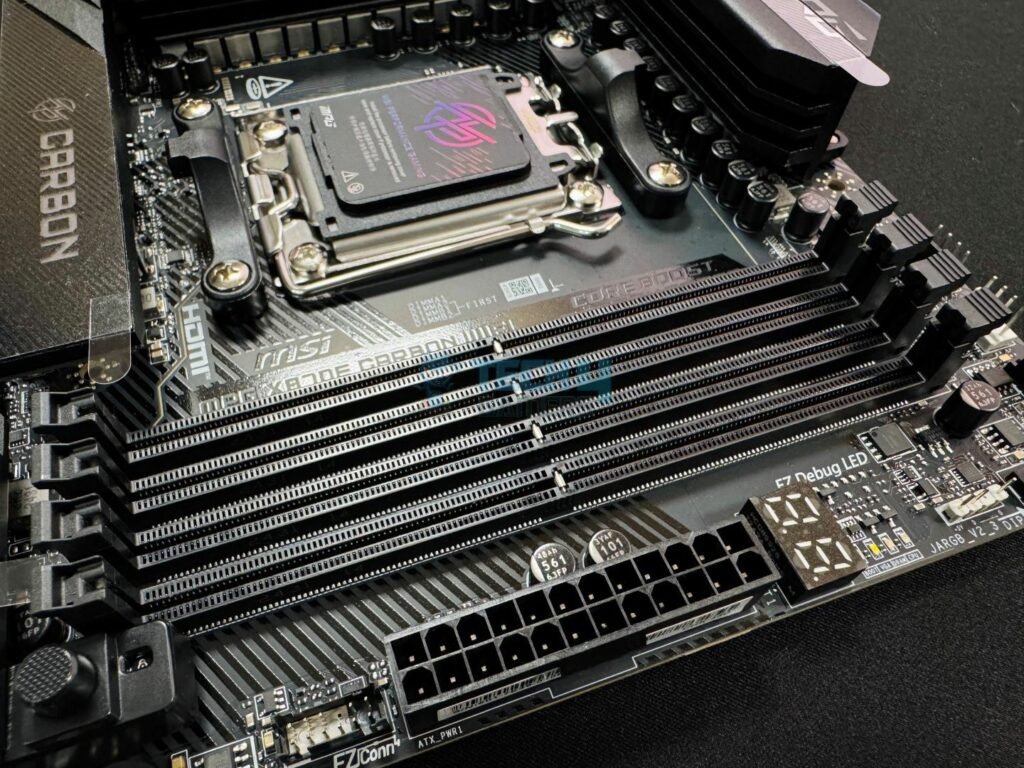 MSI MAG X870E Carbon WiFi - DIMM Slots and 24-Pin ATX Connector