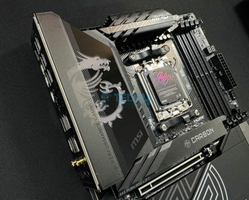 MSI MPG X670E Carbon WiFi I/O and VRM heatsinks