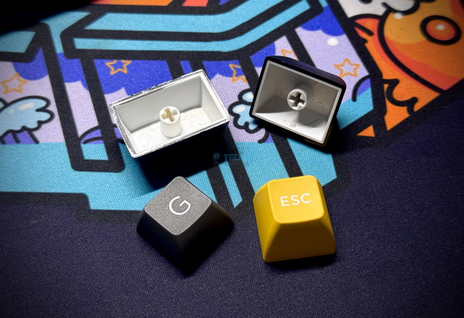 The keycaps are high-quality with a low-pitched sound