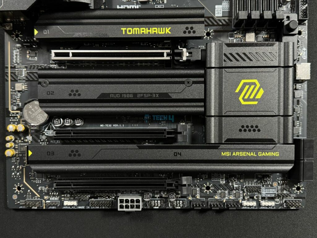 MSI MAG Z890 Tomahawk WiFi SSD heatsinks