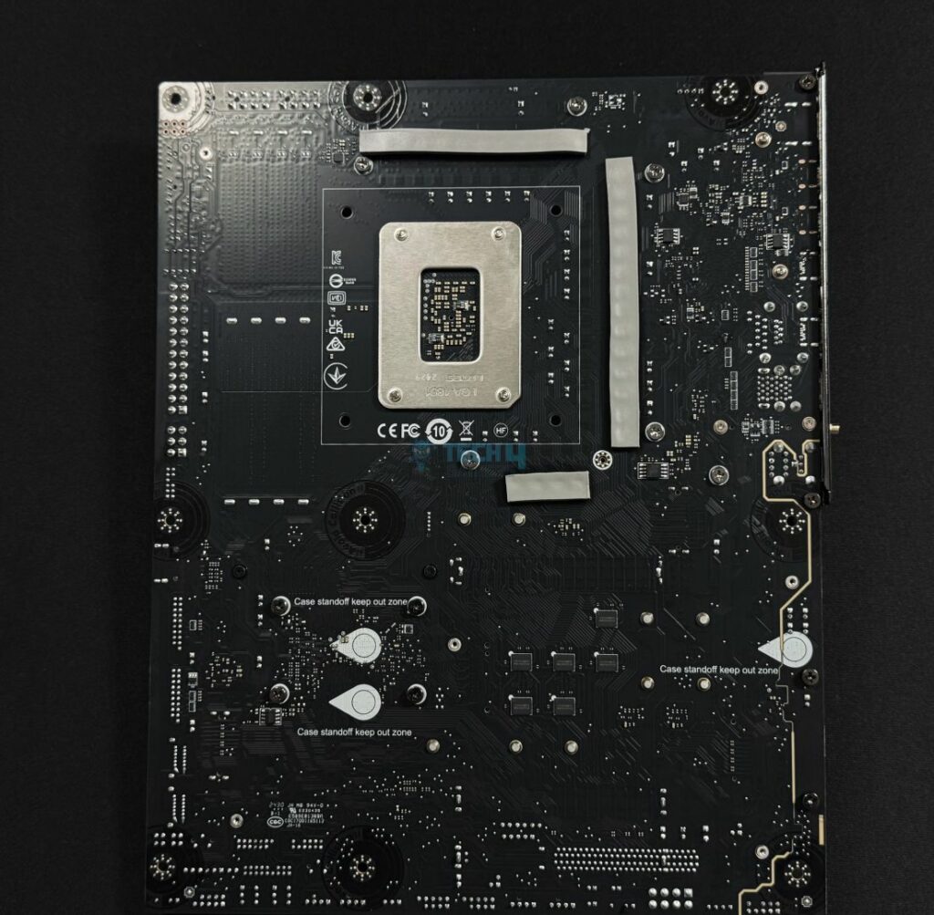 MSI MEG ACE Z890 - Back Design