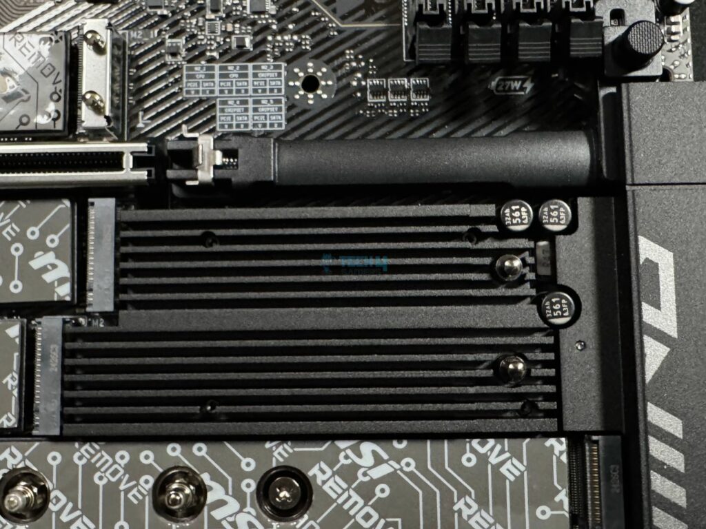 MSI MPG Z890 Carbon WiFi PCH heatsink