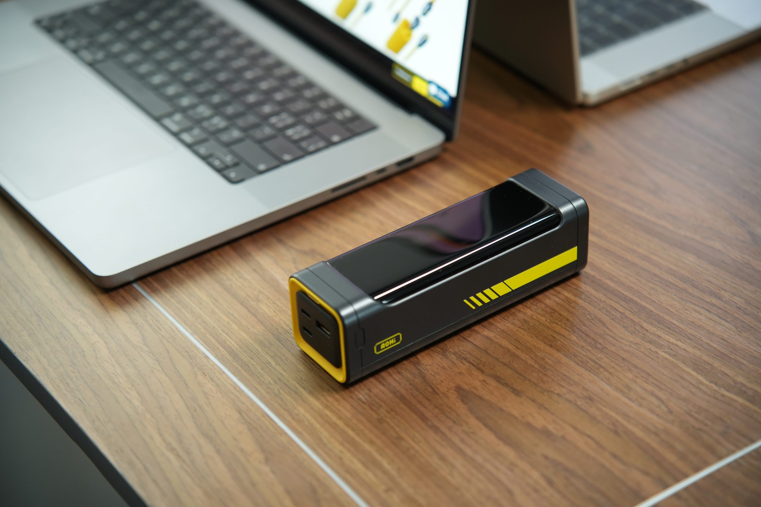 AOHI Starship 240W Power Bank