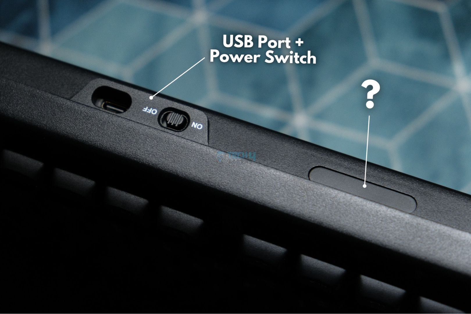 Epomaker Galaxy70 USB port and mysterious cutout