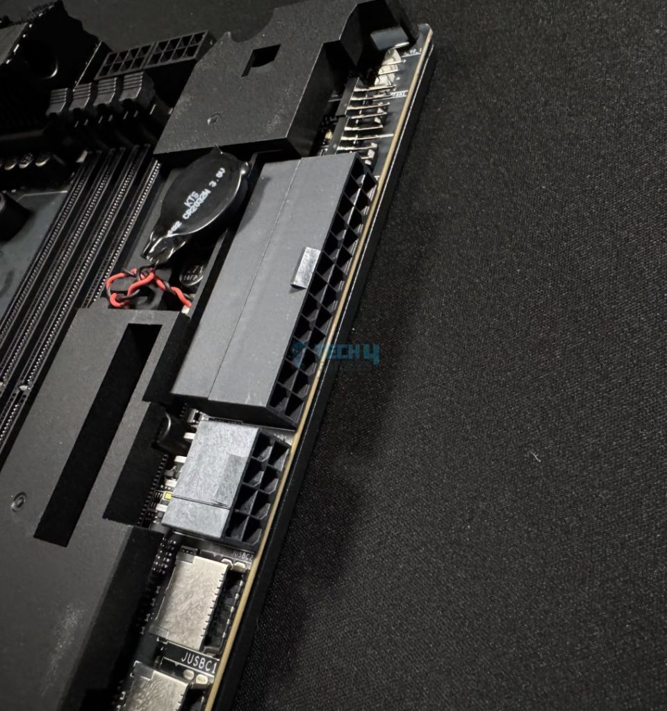 MSI MEG X870E GODLIKE - 24-Pin ATX Connector