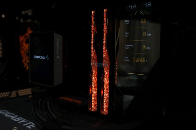 MSI MEG X870E GODLIKE - Close Up of OLED